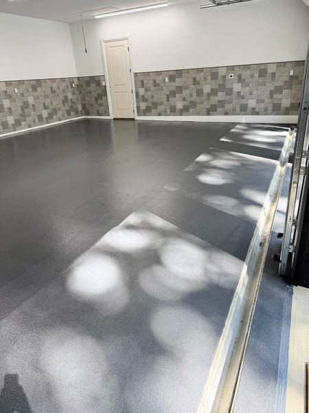Charcoal flake garage floor